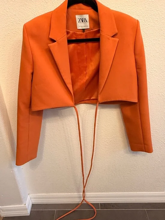 Suit set: High-Waist Tailored Skort and Cropped Blazer - Picture 4 of 8